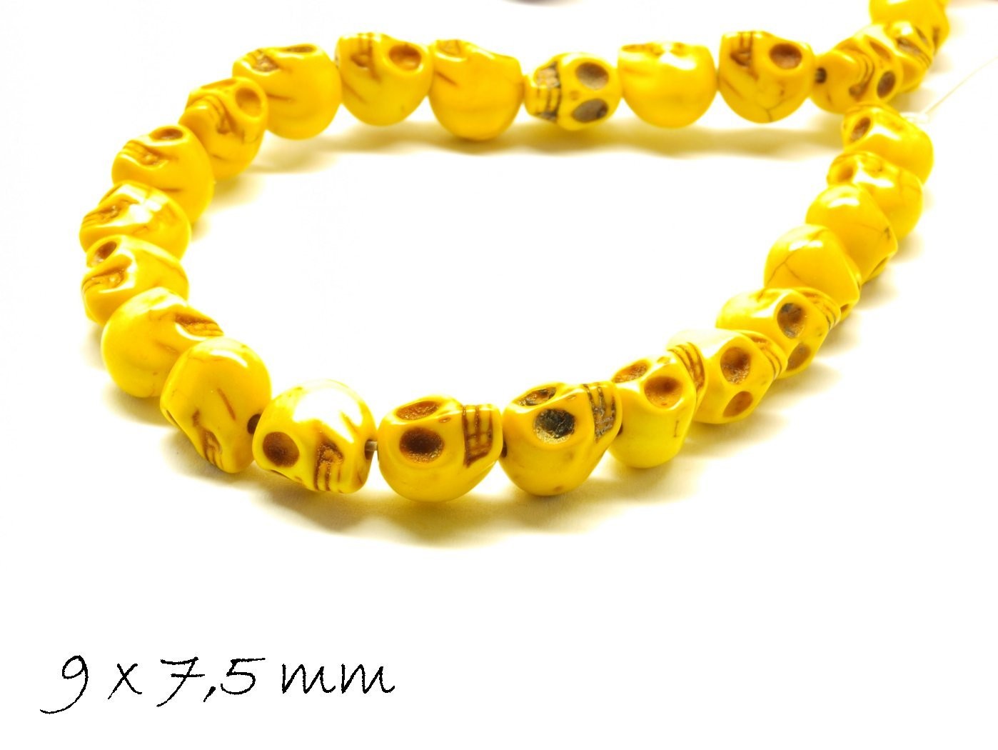10 Stück synthetischer Türkis Totenkopf, 9 x 7,5 mm, verschiedene Farben