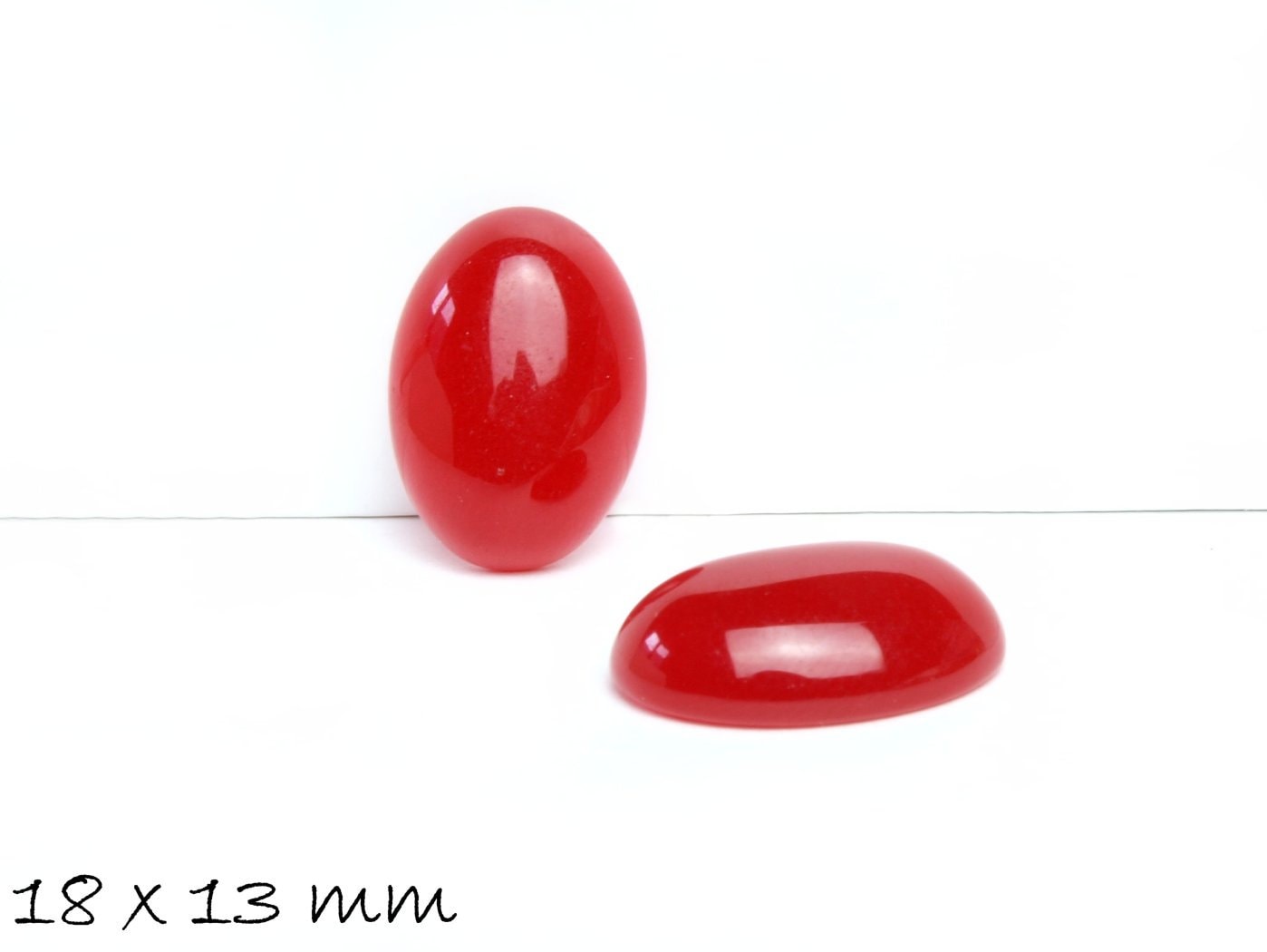 2 Stück Edelstein Cabochons, Jade (rot), 18 x 13 mm
