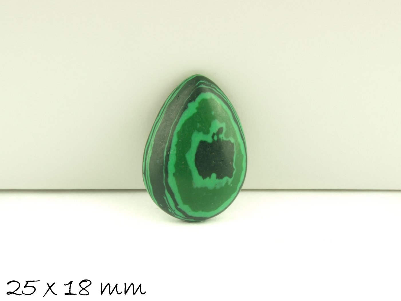 1 Stück Tropfen-Cabochon synthetischer Türkis (Malachit), 25 x 18 mm