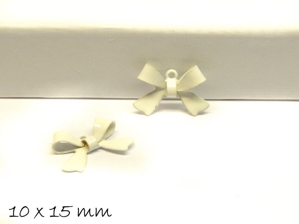 4 Stück Schleife Anhänger Messing weiß 10 x 15 mm