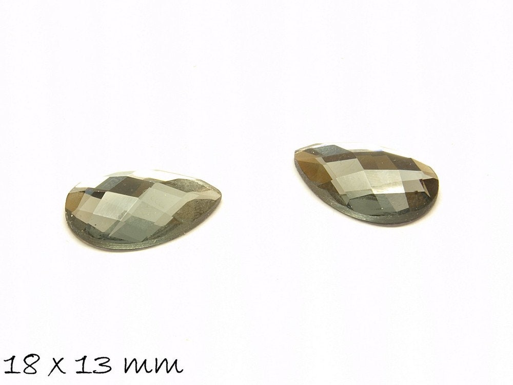 4 Stück Glas Cabochons facettiert Tropfen 18 x 13 mm grau