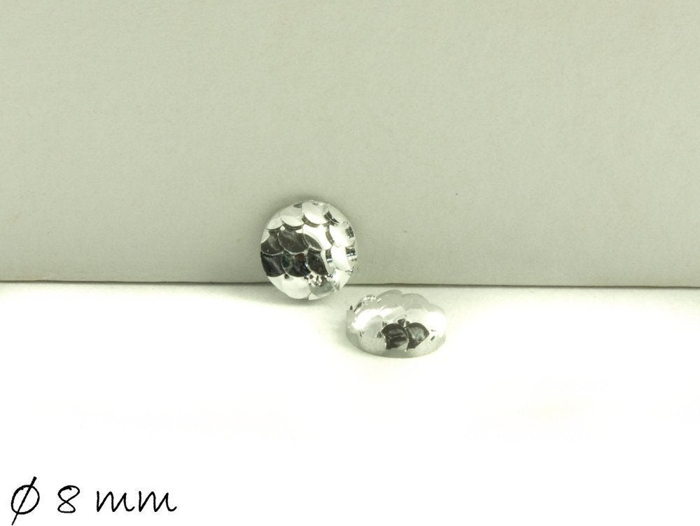6 Stück runde Resin Cabochons, Fischhaut, 8 mm, silber