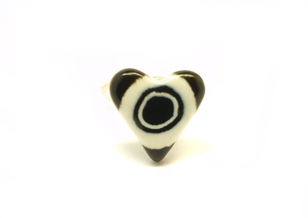 Ring Fimo Clay Cabochon Herz Dreieck Kreis schwarz weiß Muster nach Wahl Streifen Kreise retro