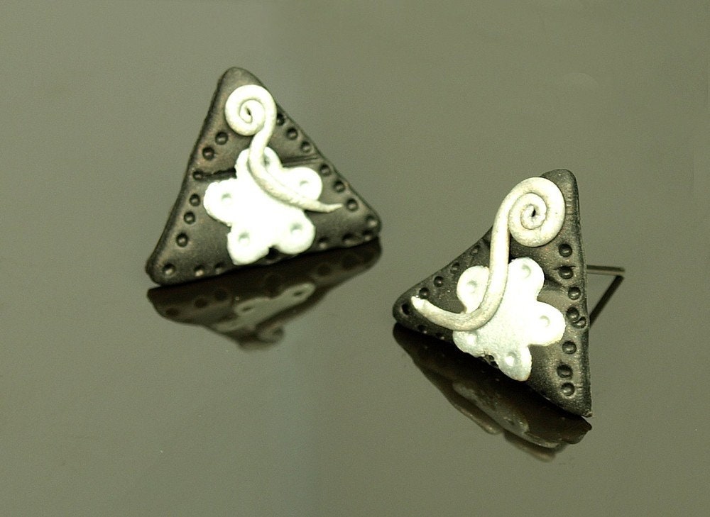 Ohrstecker Dreieck Fimo Silber Schwarz Steampunk