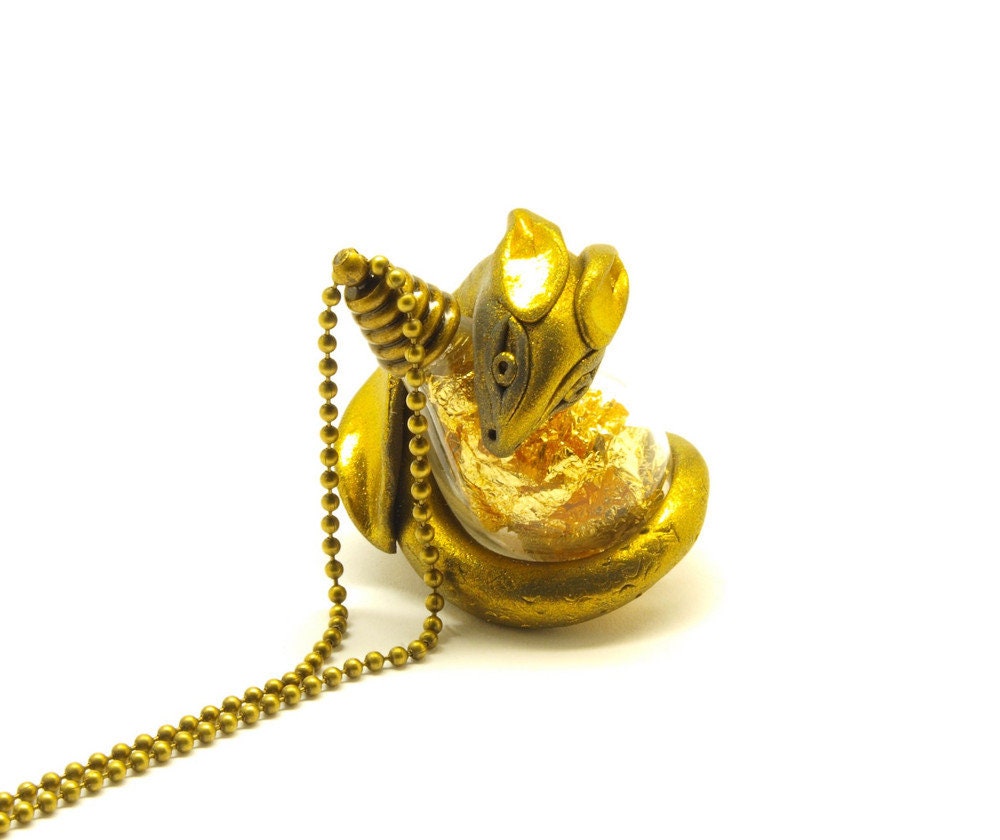 Goldener Drache am Glastropfen echtes Blattgold