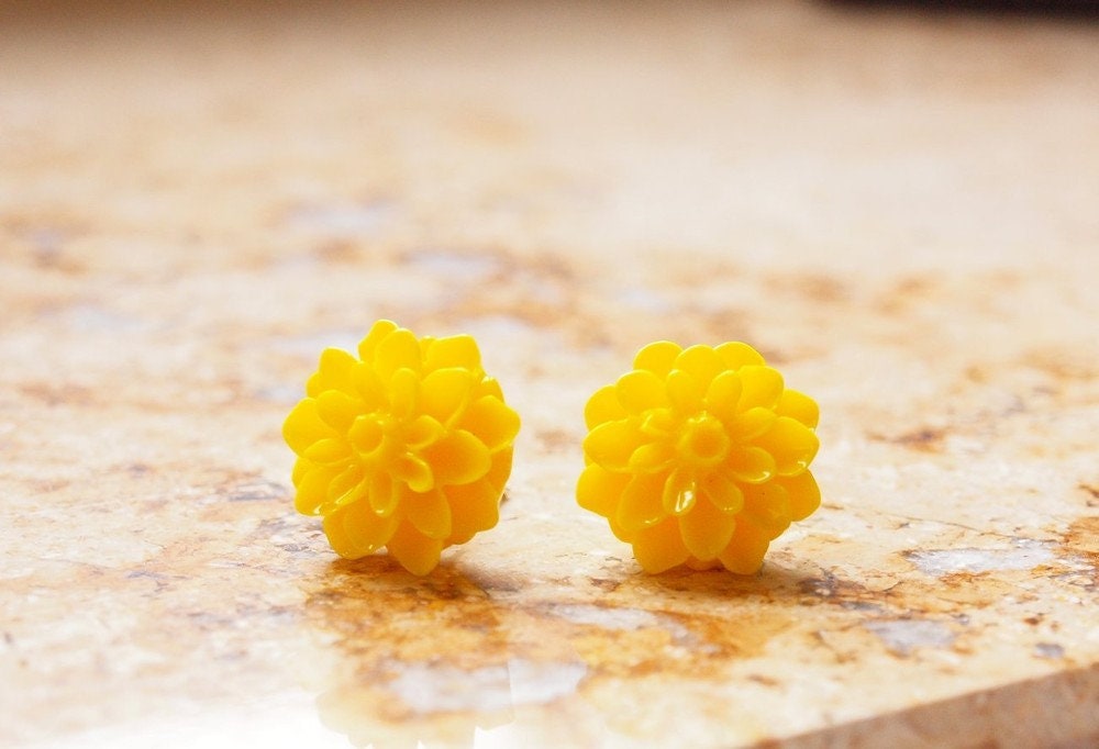 Ohrstecker Chrysantheme Blume Blüte Resin gelb