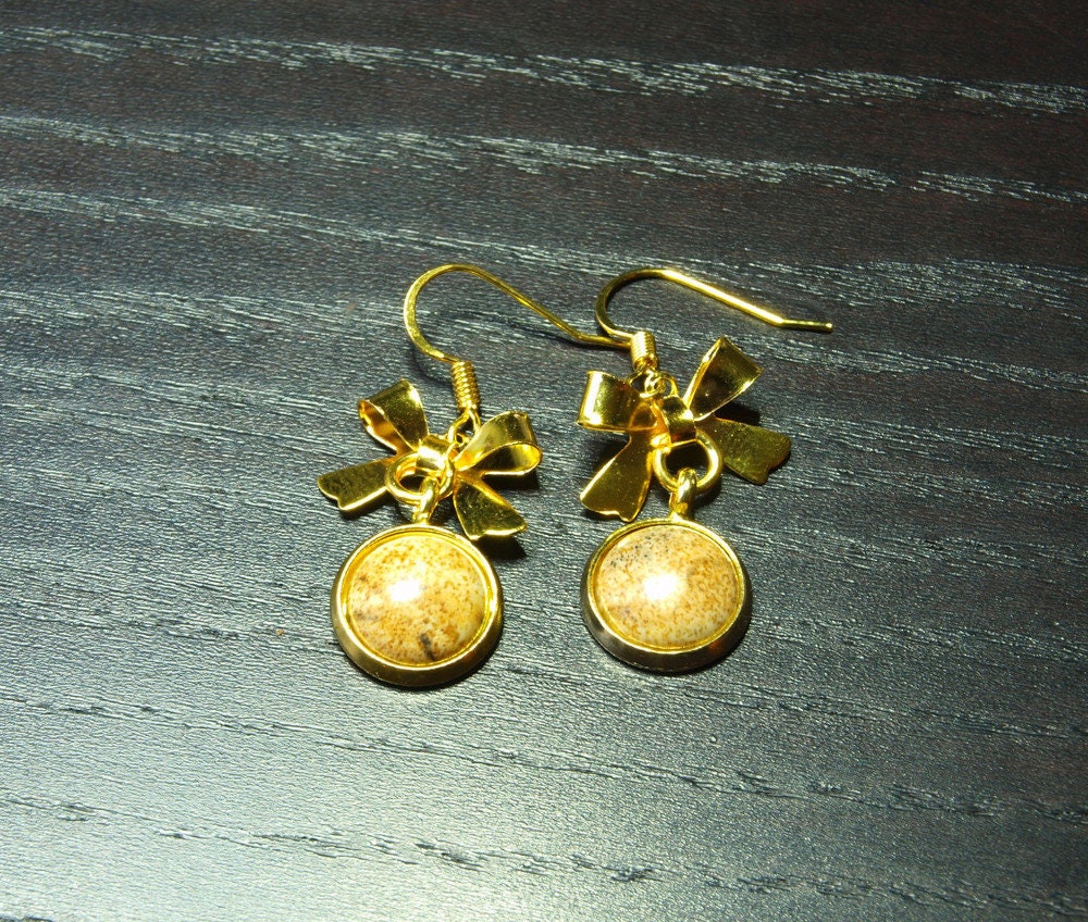 Ohrringe gelber Jasper golden Cabochon Schleife