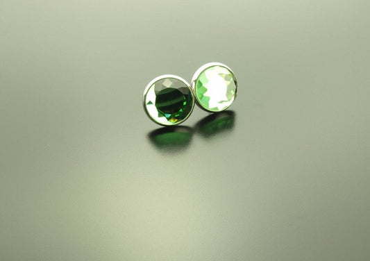 Ohrringe grün facettiert Ohrstecker Cabochon Glas