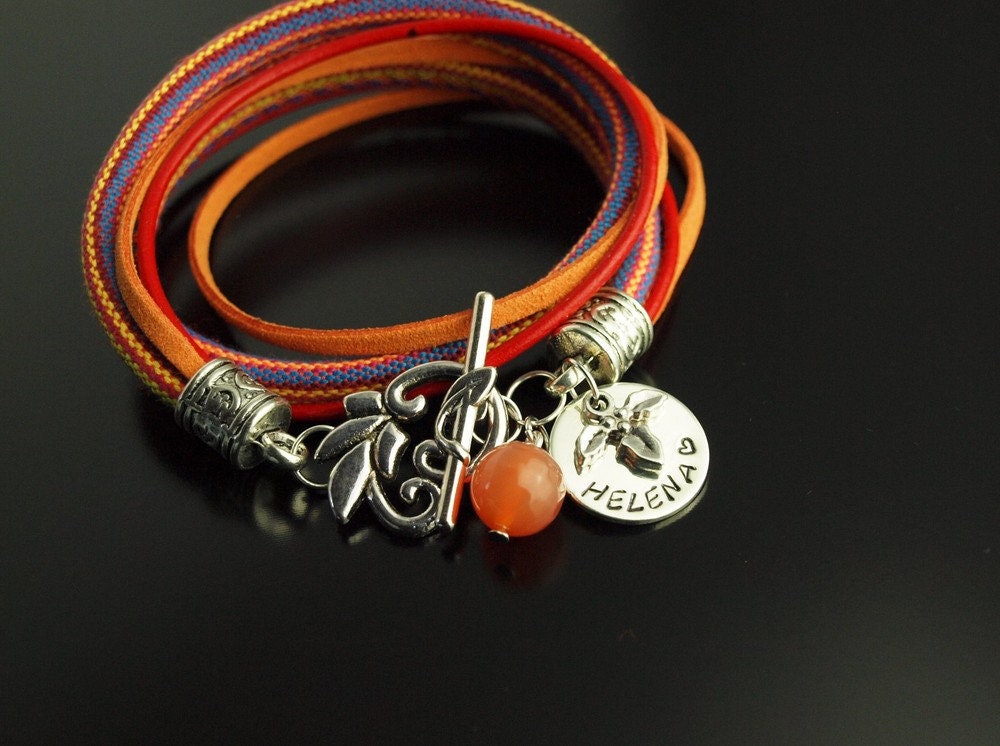 Leder Armband Buchstabe Gravur Stempeln bunt rot