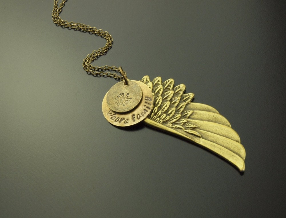 Kette Anhänger Wunsch Text Gravur bronze Flügel