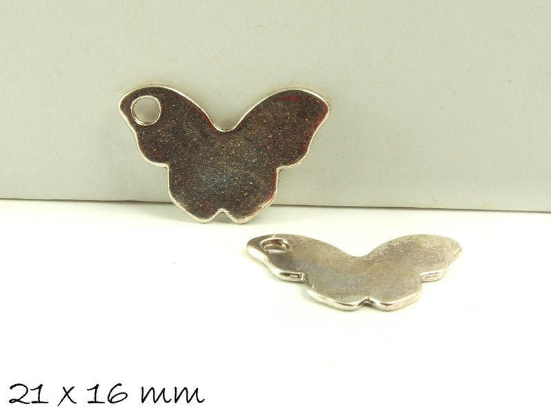 10 Stück Anhänger Stempel Plättchen Schmetterling silber 16 x 21 mm