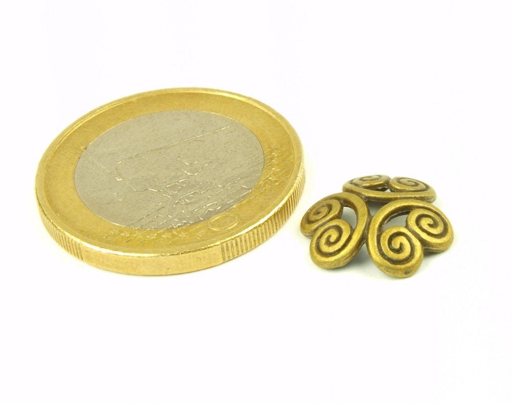 10 Stück Perlenkappen, keltisch bronze