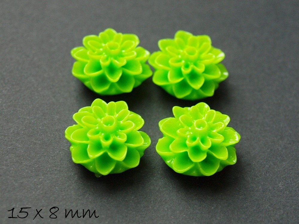 6 Stück Chrysanthemen Cabochons in grün, Ø 15 mm