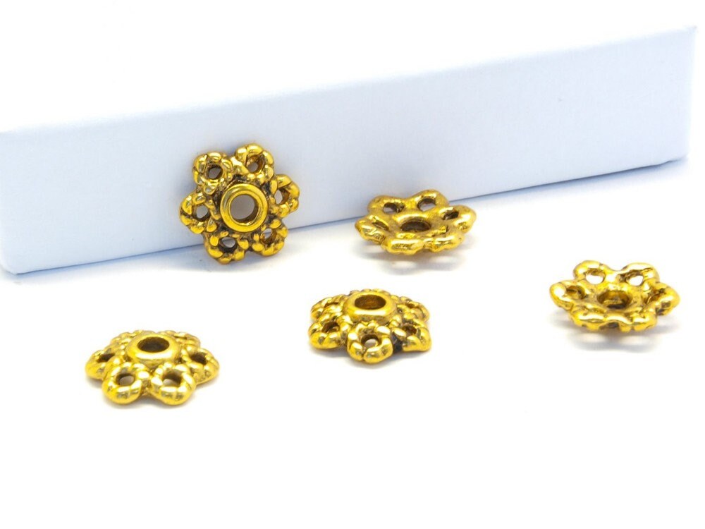10 Stück Perlenkappe massiv keltisch gold vintage Ø 11 mm