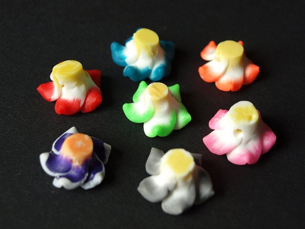 4 Stück Frangipani Blüten, Fimo Clay, grün 15 x 9mm