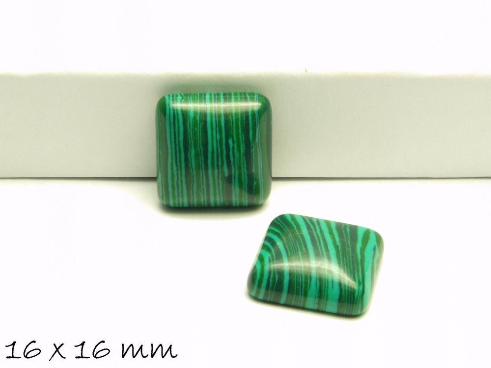 2 Stück Cabochons, synthetischer Türkis (Malachit), 16 x 16 mm