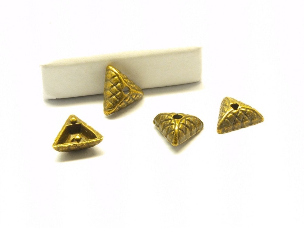 10 Stück Perlenkappen, dreieckig bronze vintage 10 x 10 mm
