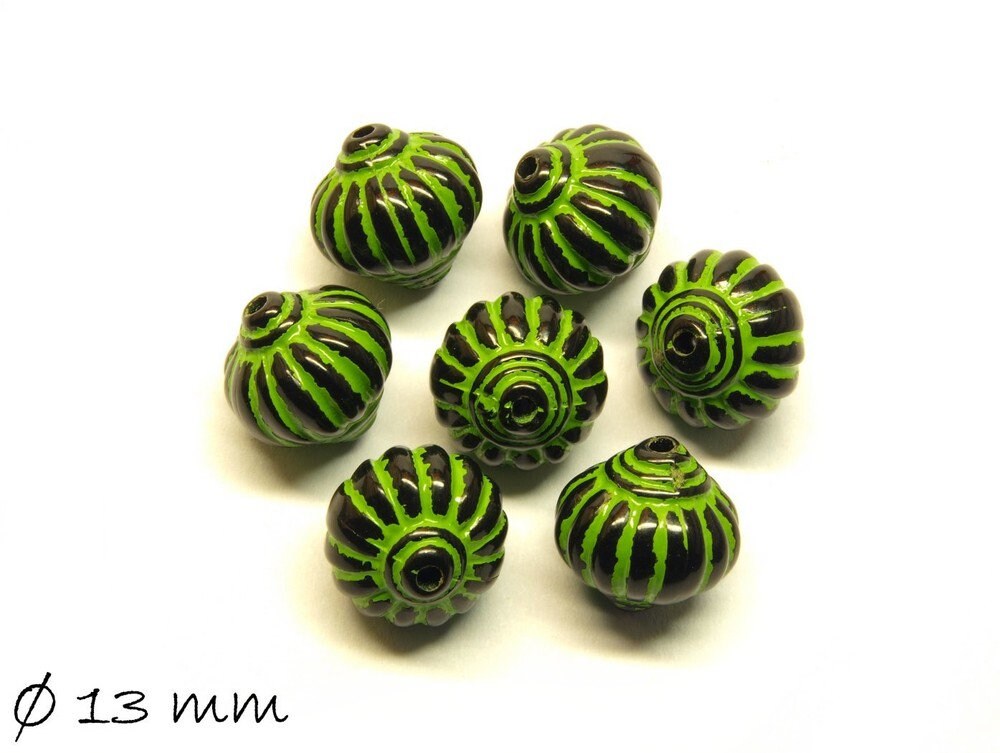 10 Stück Acryl Perlen rund antik, schwarz, grün 13 mm