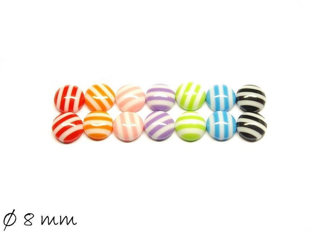 14 Stück runde Resin Cabochons 8 mm Mix 2