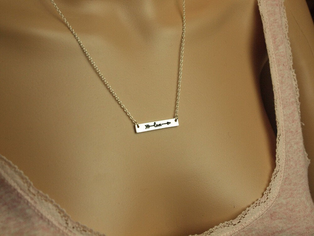 Kette Love Liebe silbern Schrift Buchstaben