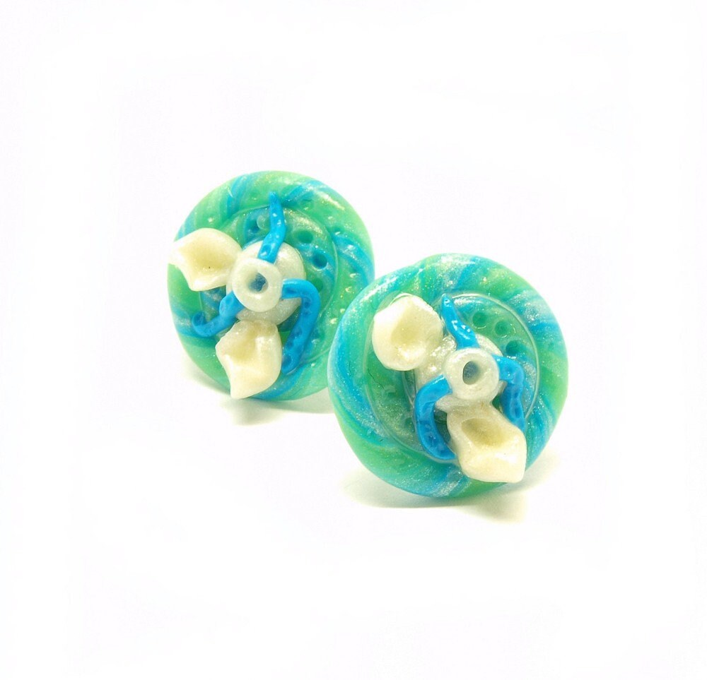Ohrstecker Fimo Blume grün weiß Ohrring Blüte