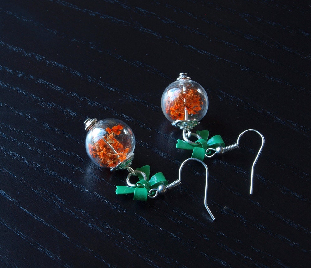 Echte getrocknete Blüten Ohrringe Perle Glas hohl