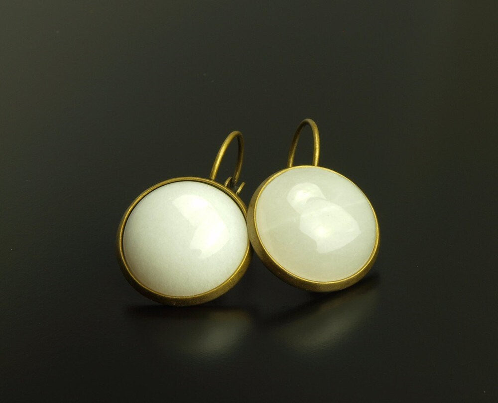 Ohrringe weißer Quarz Edelstein Cabochon bronze