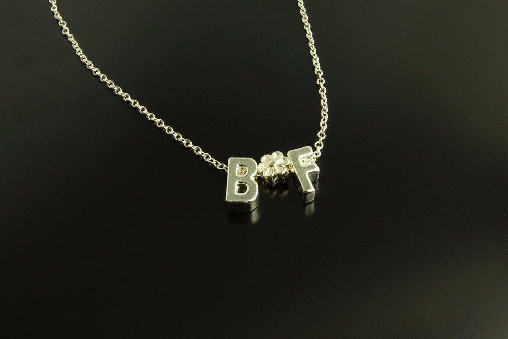 Kette Anhänger Name Initialen Buchstaben silbern