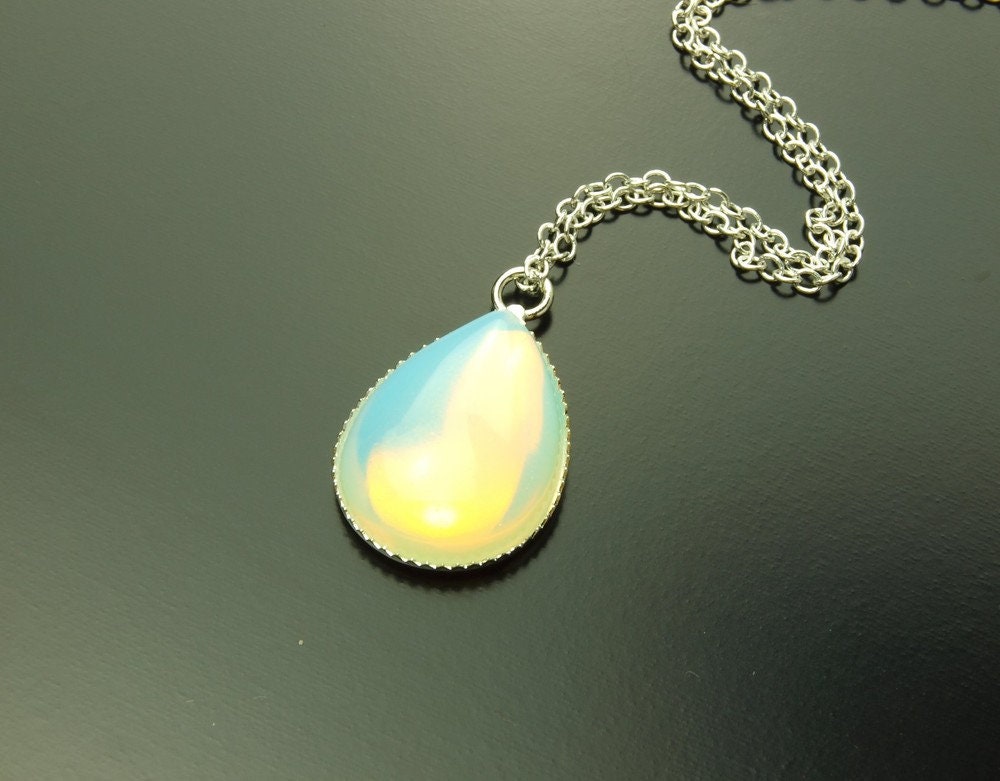 Kette Opalit weiß Edelstein Anhänger silber Tropfen