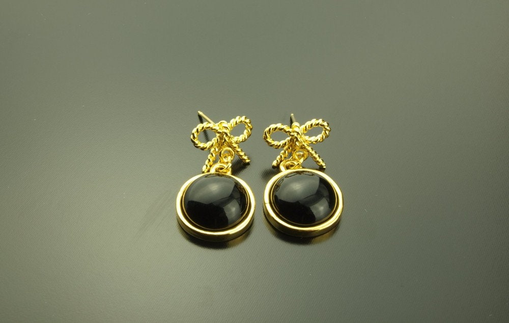 Ohrringe schwarzer Achat golden Cabochon Schleife