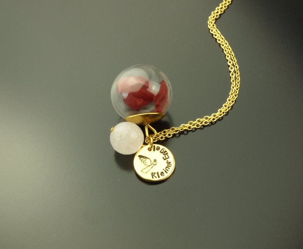 Kette Anhänger Buchstaben Gravur echte Blüten rot