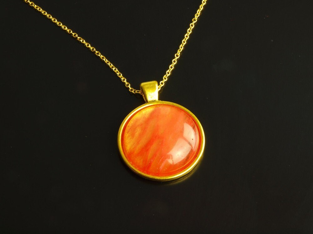 Kette Kirschquarz Edelstein Anhänger golden rot