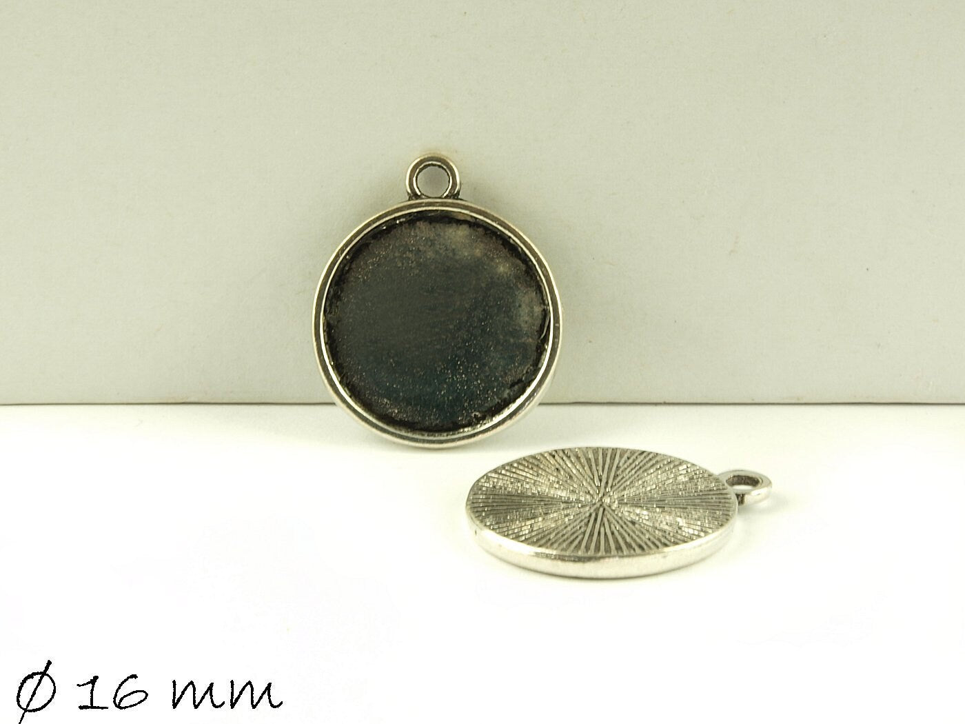 2 Stück Anhänger mit Cabochonfassung / Medaillon Ø 16 mm altsilber