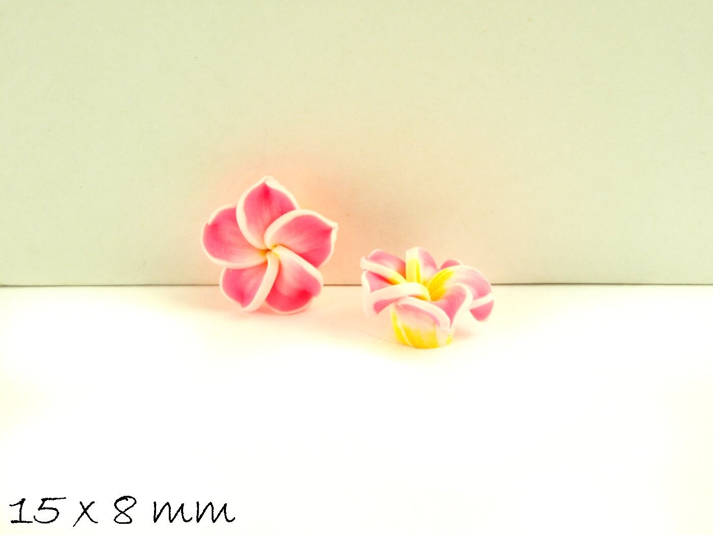4 Stück Frangipani Blüten Fimo Clay rosa 15 x 9 mm