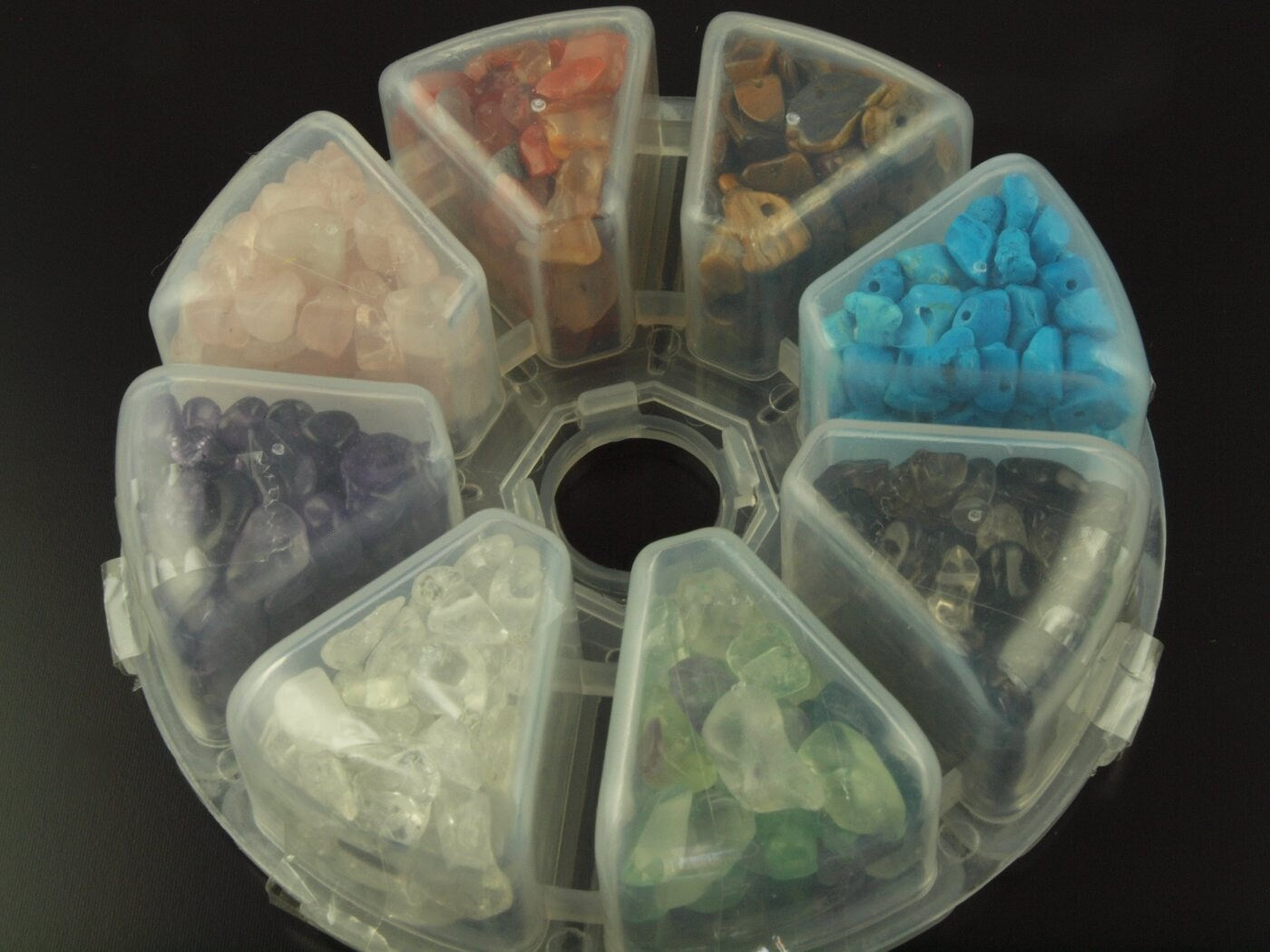 1 Box Edelstein-Nuggets - Tigerauge, synt. Türkis, roter Achat, Rosenquarz, Amethyst, Quarz, schw. Achat, grüner Achat.