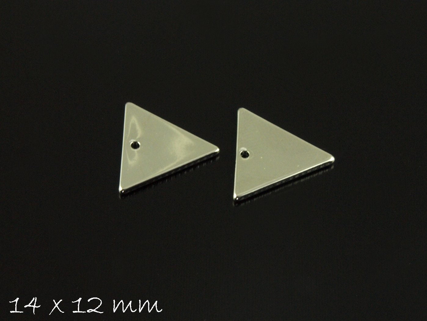 6 Stück Anhänger Stempel Dreieck platin 14 x 12 mm