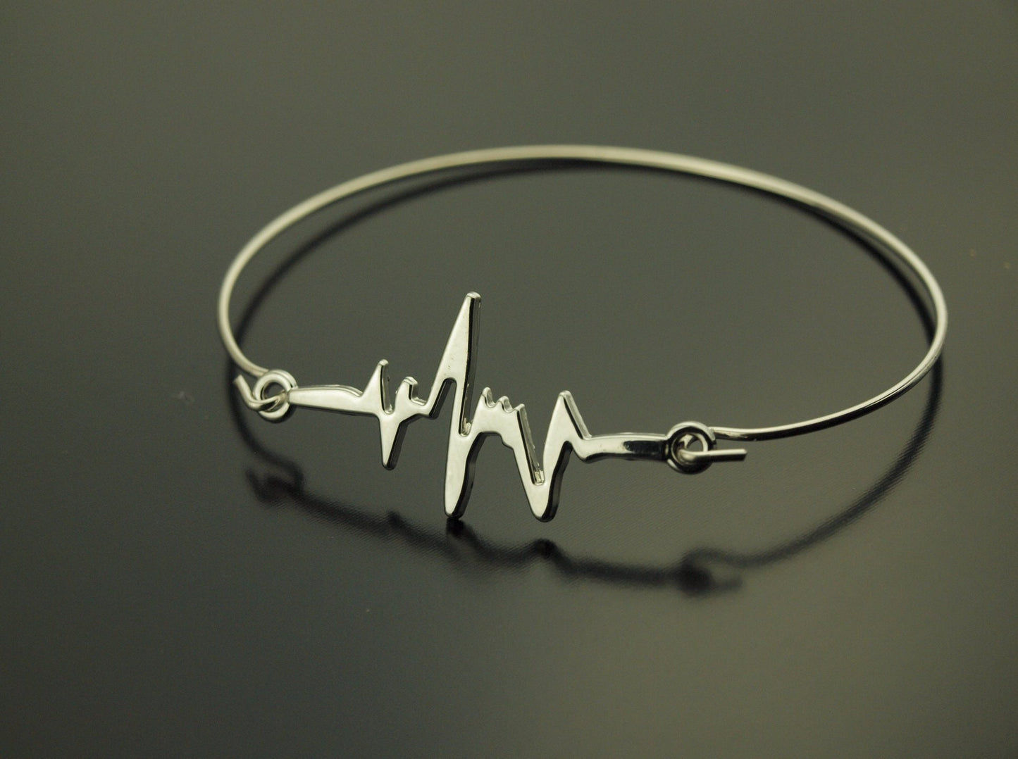 Armreifen Herzschlag Elektrokardiogramm Herzlinie silbern Armband