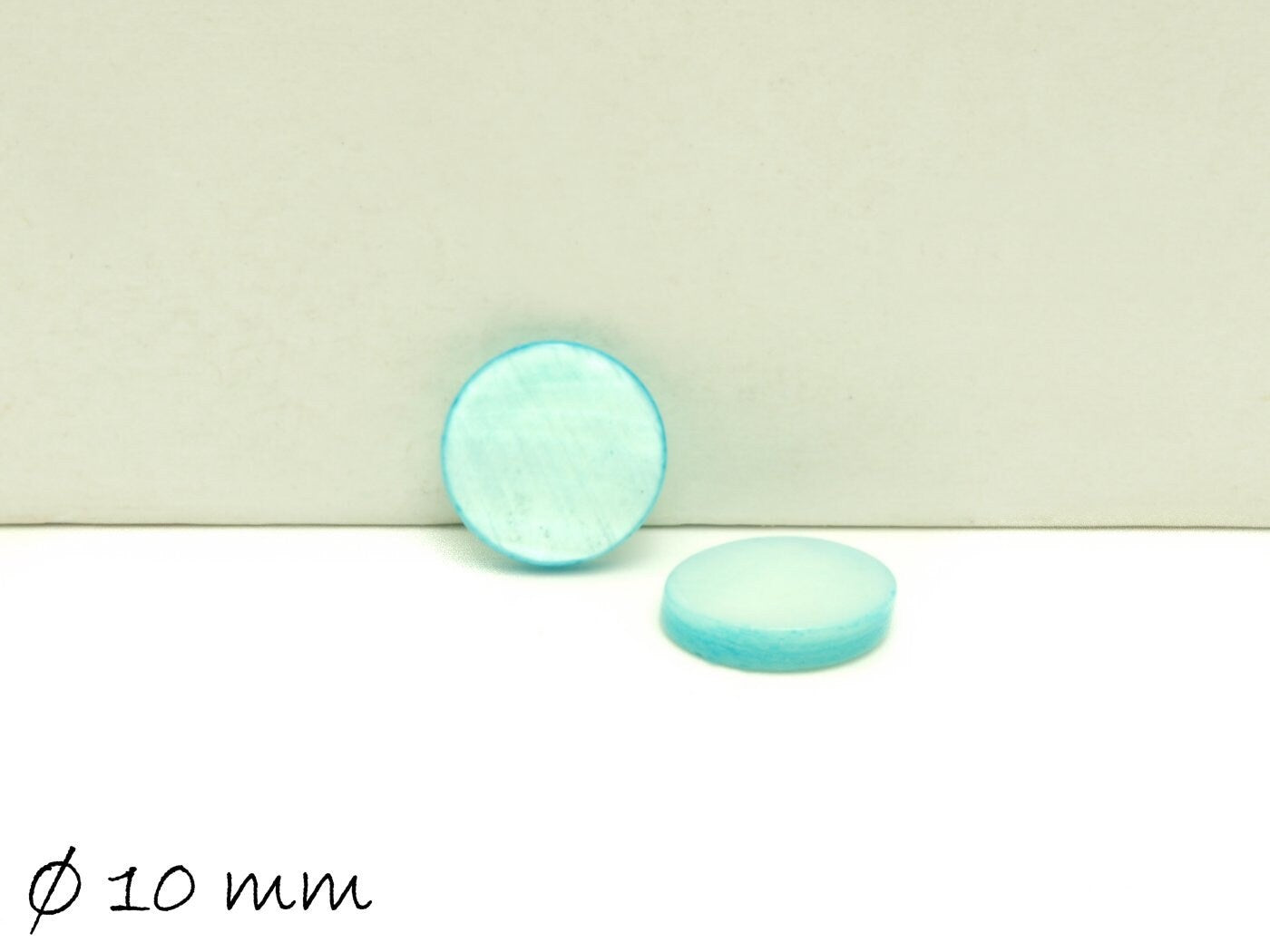 2 Stück Cabochons, Perlmutt, hellblau , 10 mm