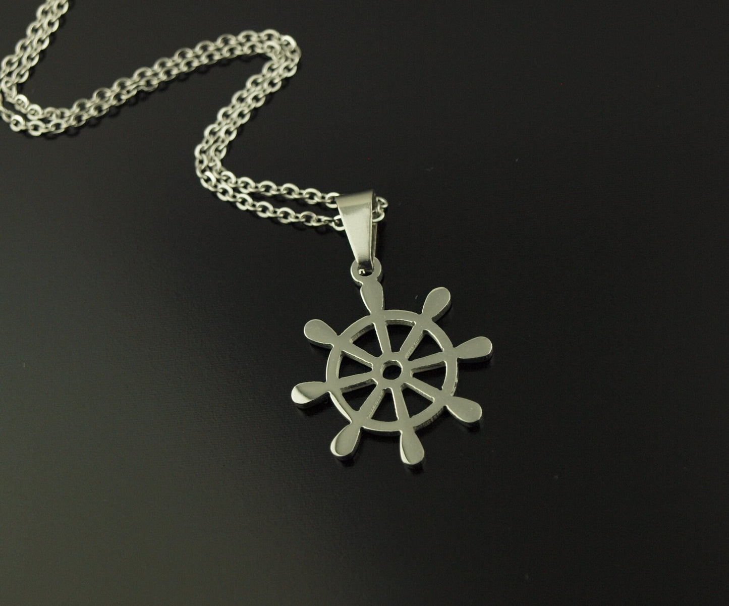 Kette Edelstahl Steuerrad Ruder Boot Schiff Wasser Meer Kapitän silbern