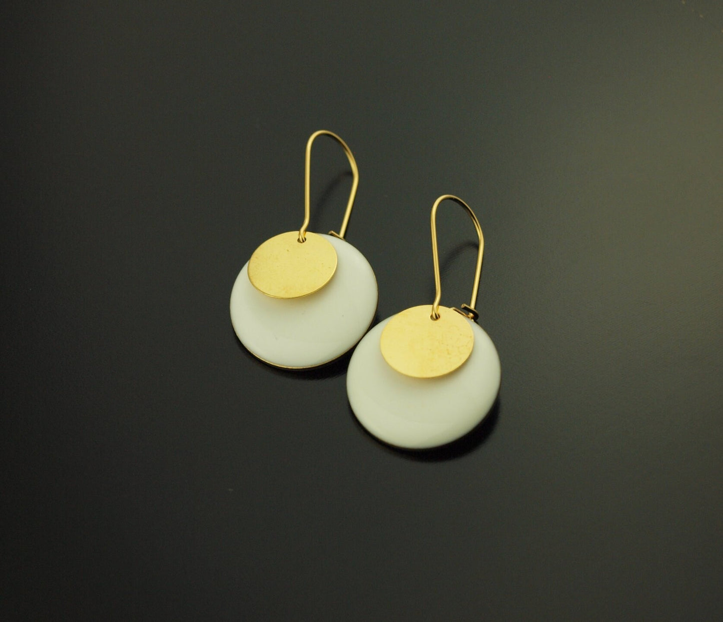 Ohrringe Emaille weiß golden Ohrhänger Creole Resin