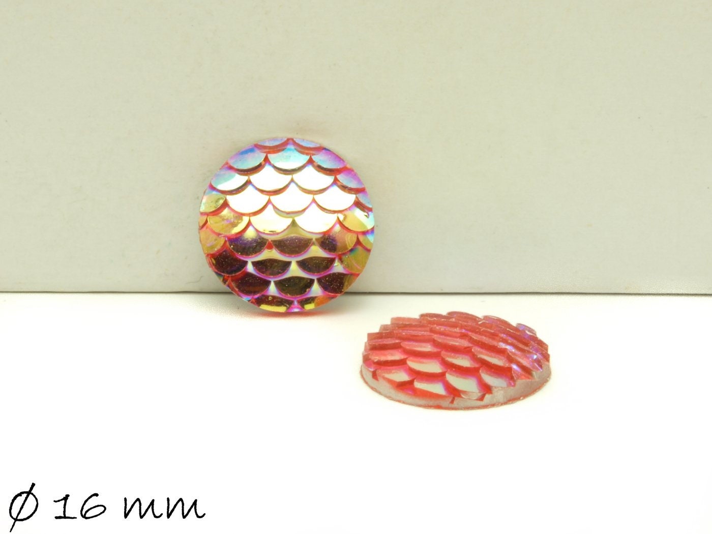 6 Stück runde Resin Cabochons Fischhaut 16 mm, Pflaume, pink