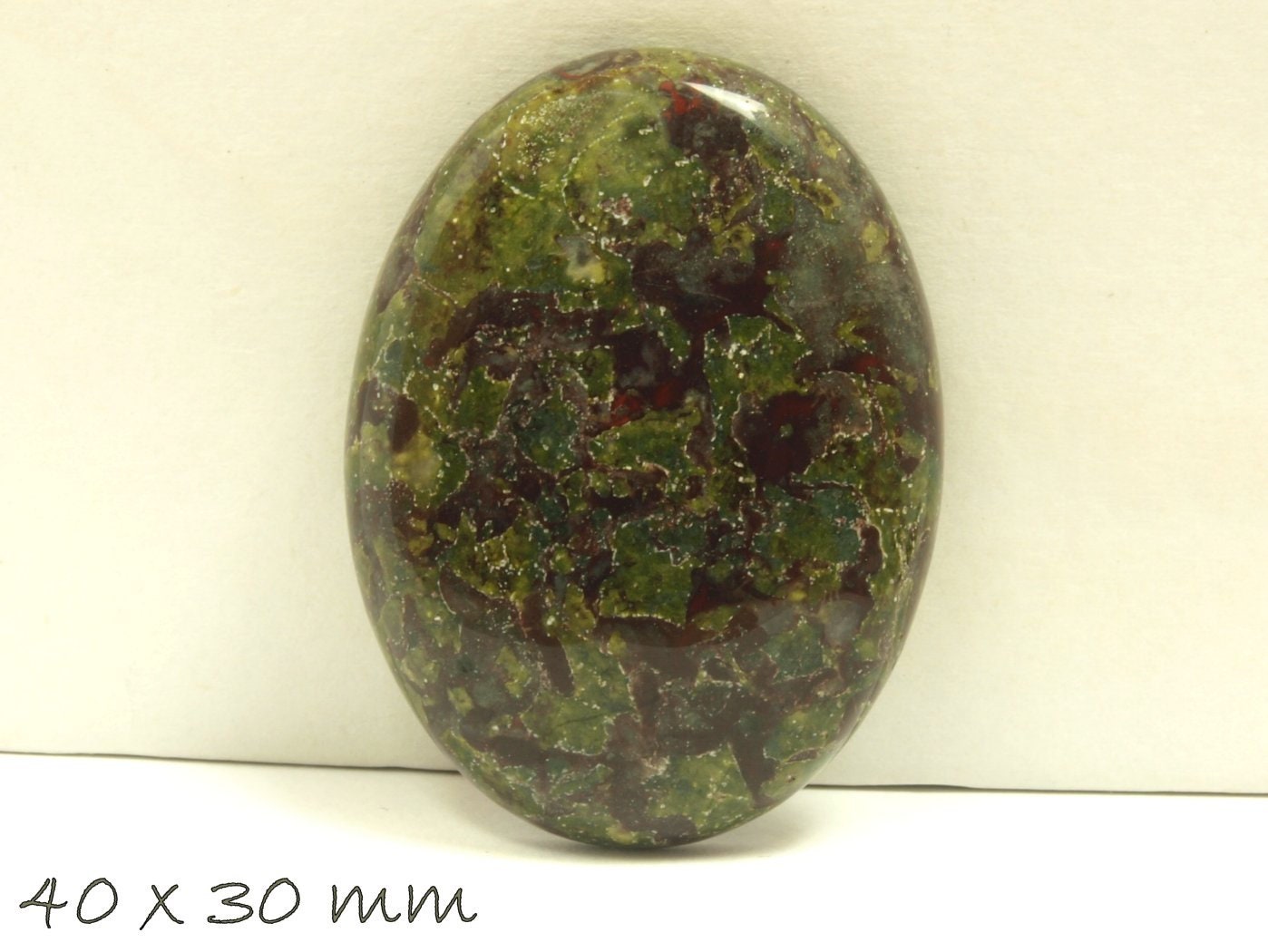 1 Stück Cabochon Drachenblut Jasper 40 x 30 mm