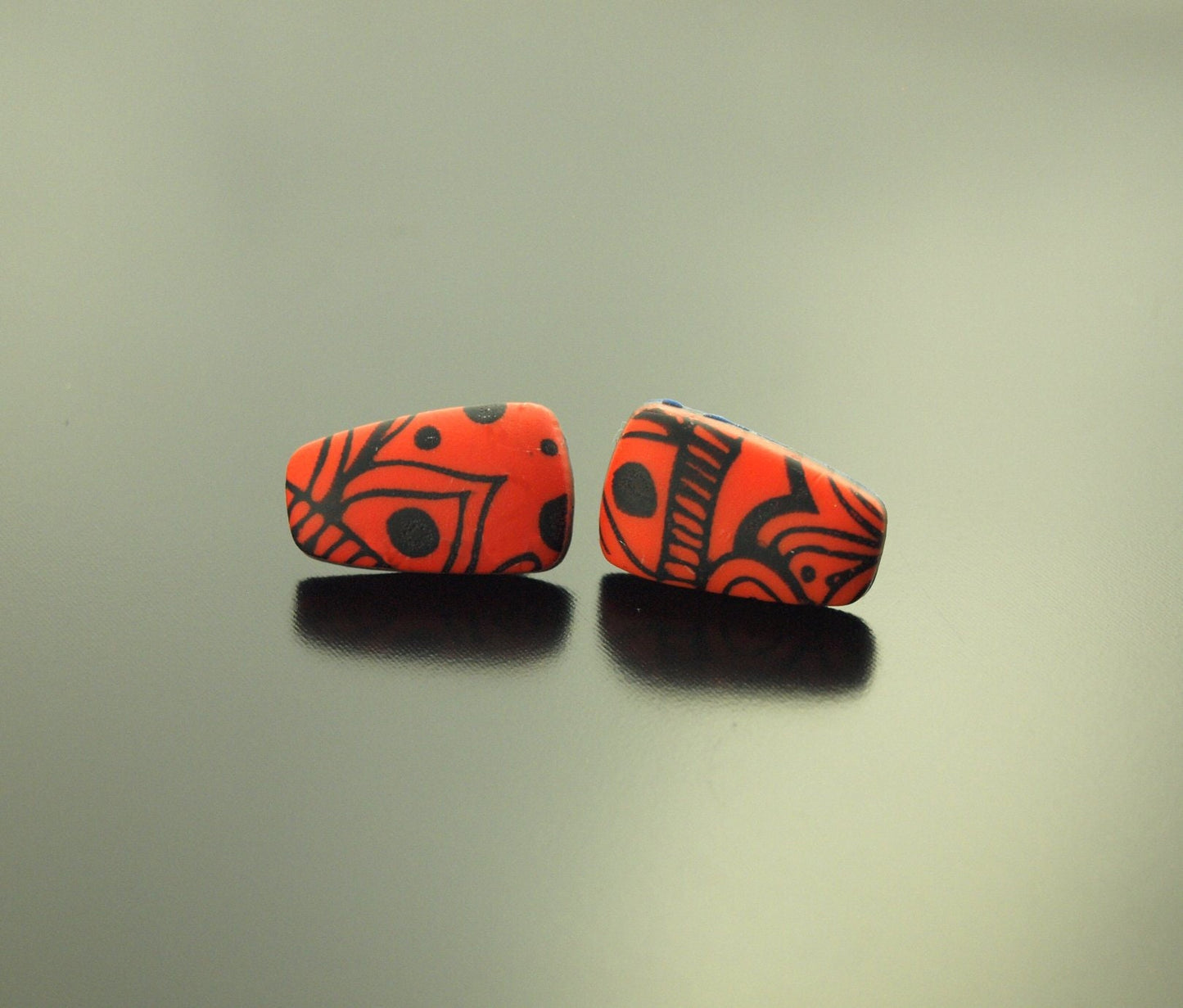 Ohrstecker Rechteck geometrisch retro Muster rot schwarz Polymer Clay Fimo Ohrringe Stecker