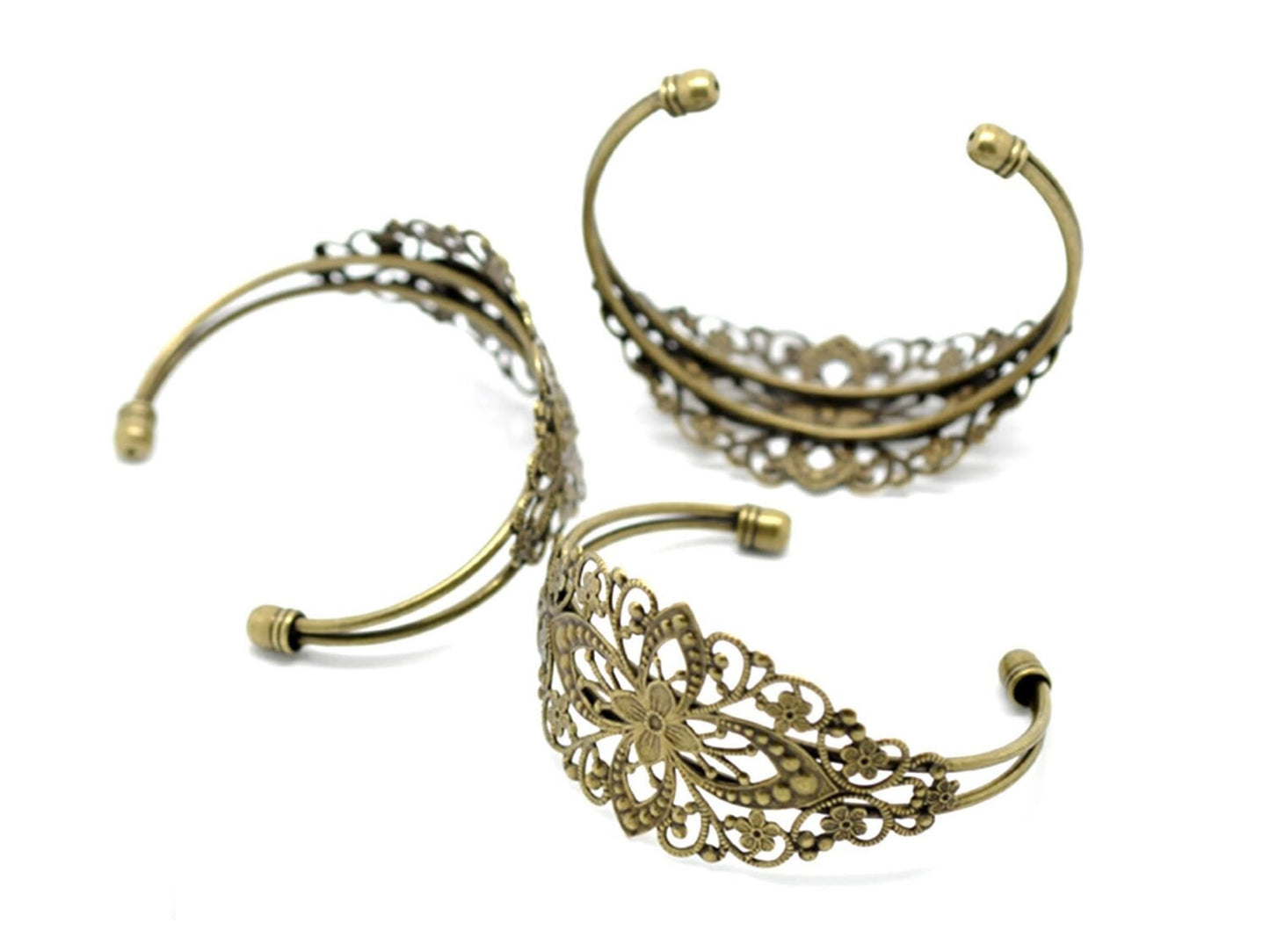 1 Stück Armreifrohling mit Ornament, bronze