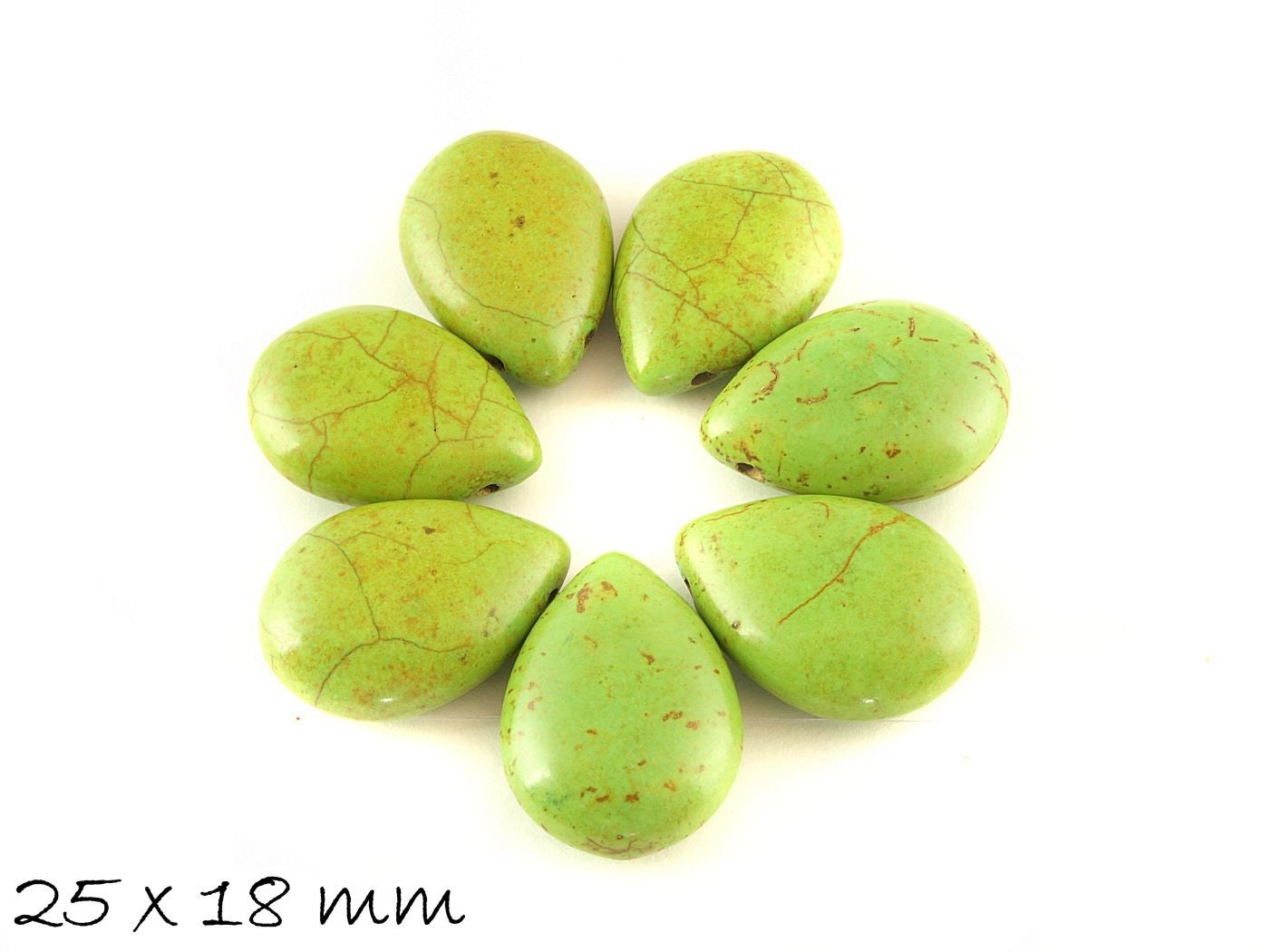 10 Stück Perlen synthetischer Türkis Tropfen in grün, 25 x 18 mm