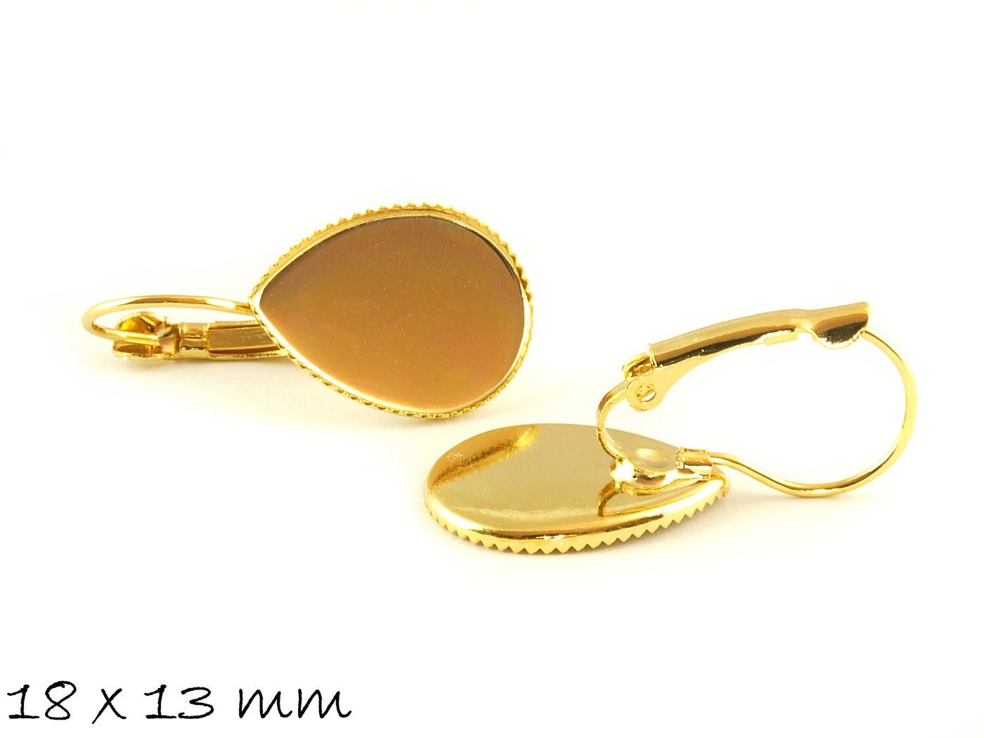 4 Stück Brisuren mit tropfenförmiger Cabochonfassung in gold, Fassung: 18 x 13 mm