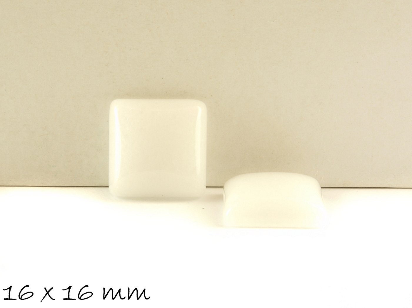 2 Stück Edelstein Edelstein Cabochons weiße Jade, 16 x 16 mm