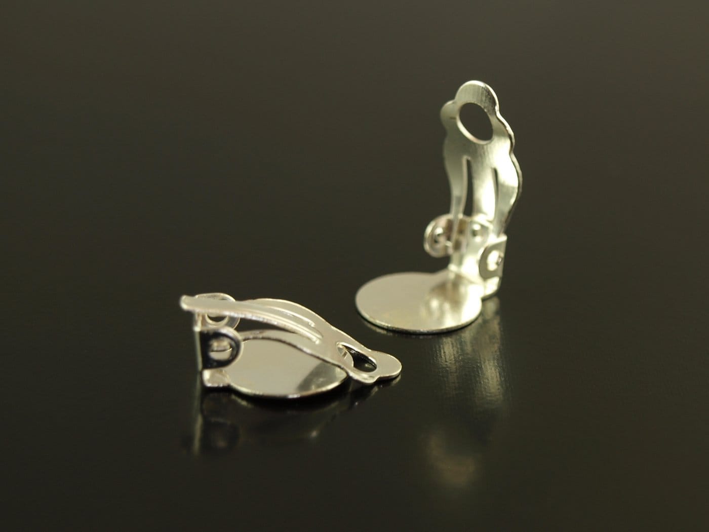 4 Stück Ohrclips Rohlinge in silber mit 10 mm Klebefläche