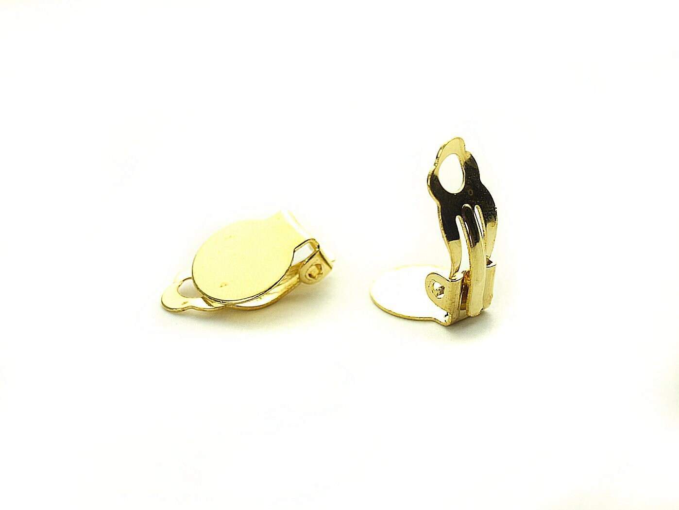 4 Stück Ohrclips Rohlinge in gold mit 10 mm Klebefläche