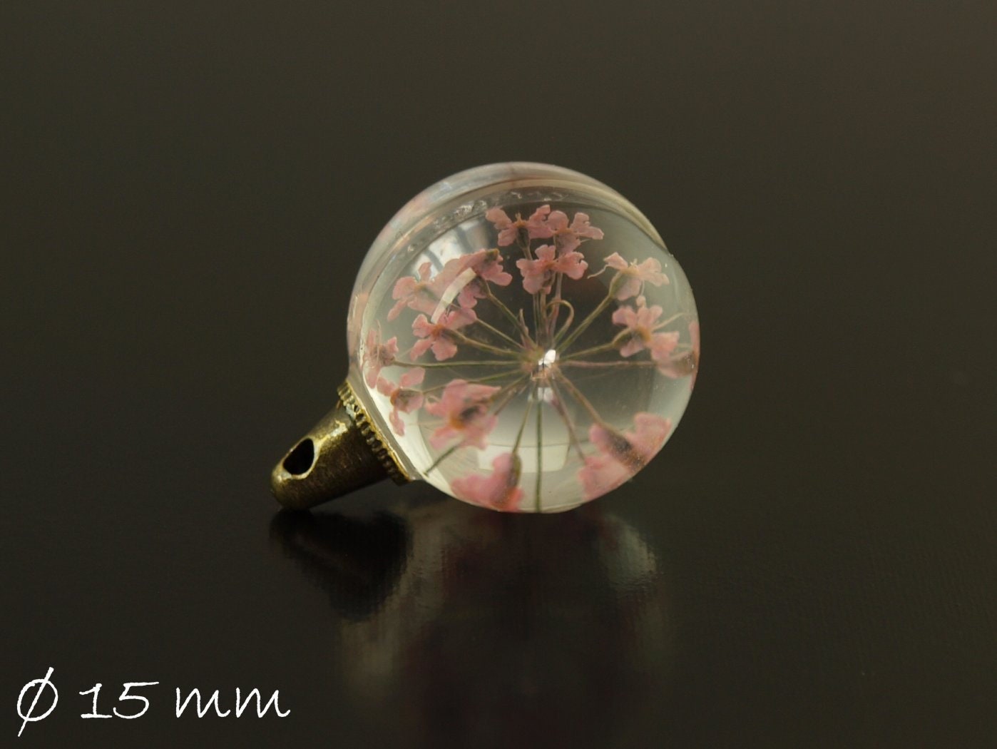 1 Stück Anhänger Glaskugel mit echten Blüten Ø 15 mm, rosa